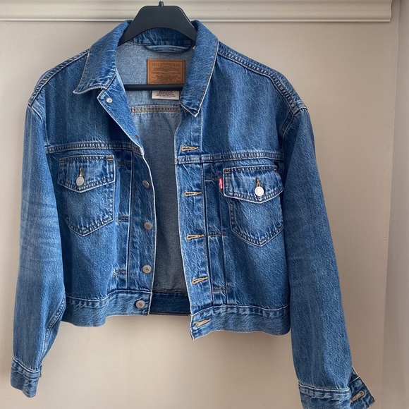 Levi's Jackets & Blazers - NWOT XS Levi’s Trucker style jacket
